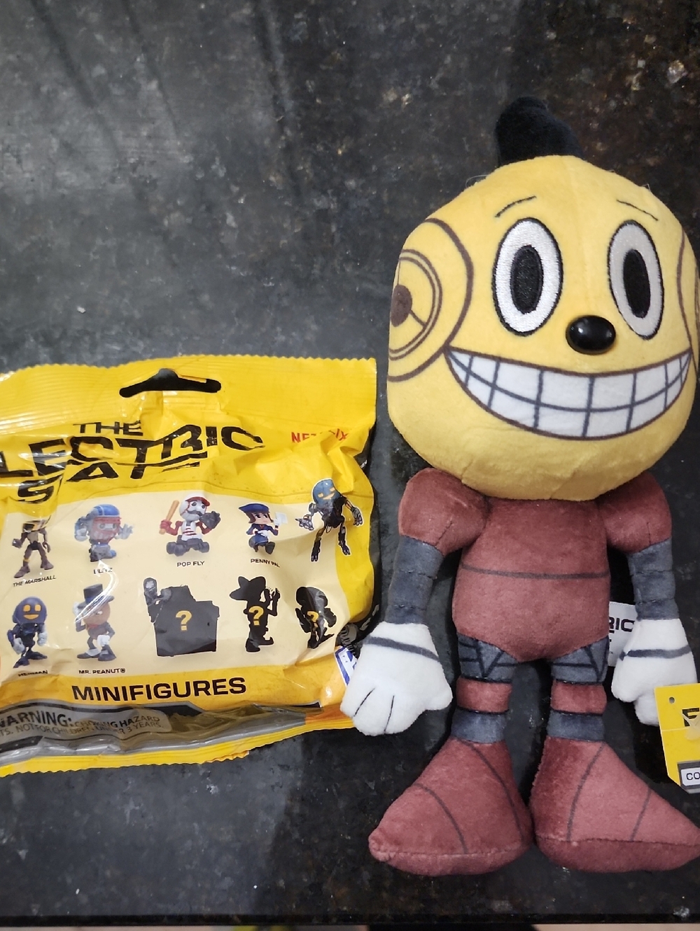 The Electric State Plush Toy and mystery figure